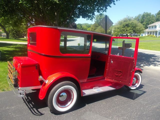 1927 Red Ford Model T Coupe