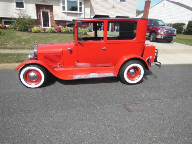 1927 Red Ford Model T Coupe