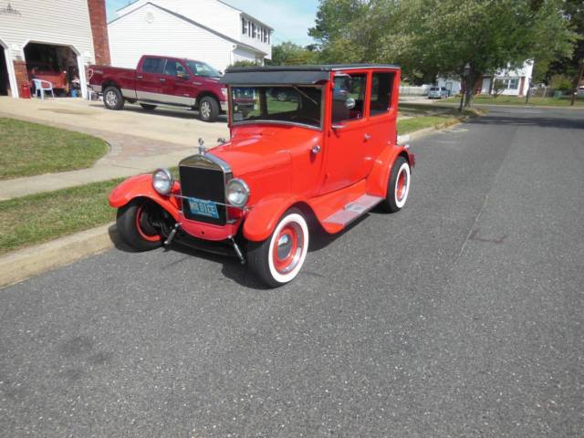 1927 Red Ford Model T Coupe