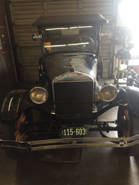 1927 Black Ford Model T Coupe