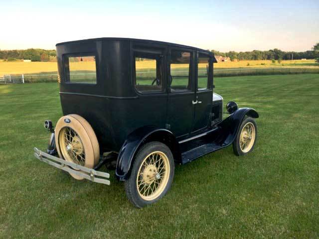 1927 Ford Model T Sedan