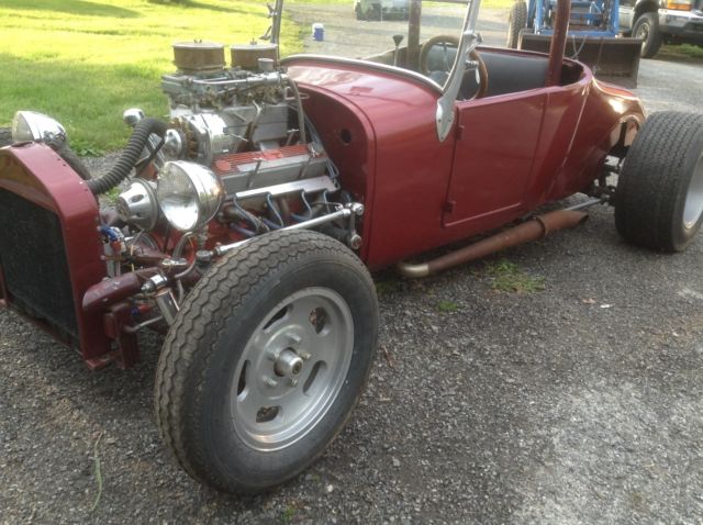 1927 maroon Ford Model T