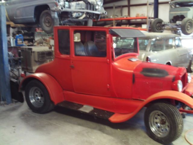1927 Red Ford Model T Coupe