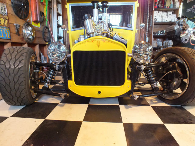 1927 Yellow Ford Model T Sedan