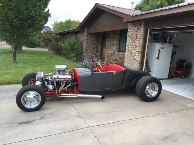 1927 Gray Ford Model T roadster