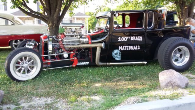 1927 Black / Red Ford Model T Coupe