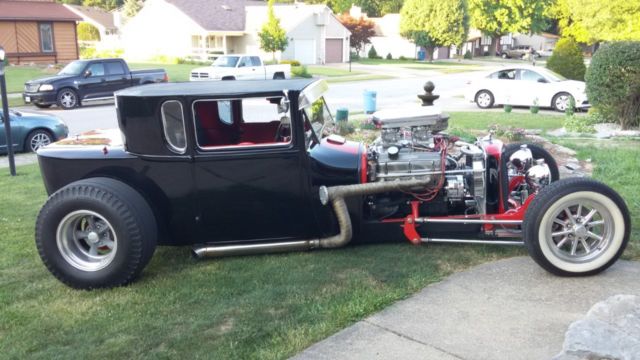 1927 Black / Red Ford Model T Coupe