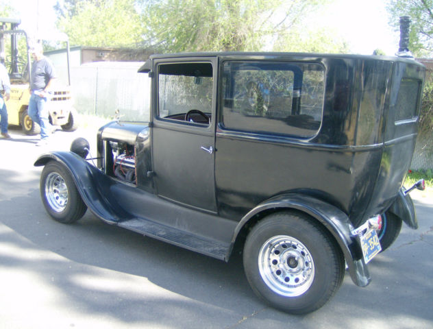 1927 BLACK Ford Model T 2 DOOR SEDAN