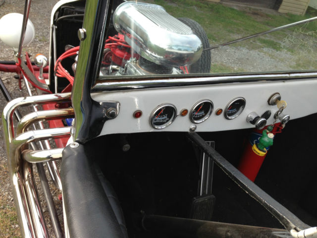 1927 White Ford Model T Convertible