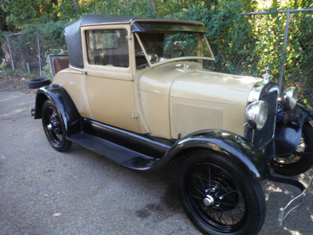 19280000 Yellow Ford Model A Coupe