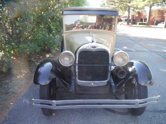 19280000 Yellow Ford Model A Coupe