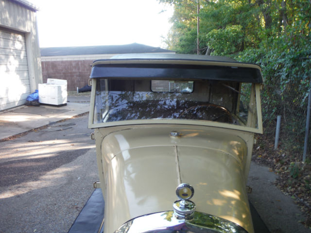 19280000 Yellow Ford Model A Coupe