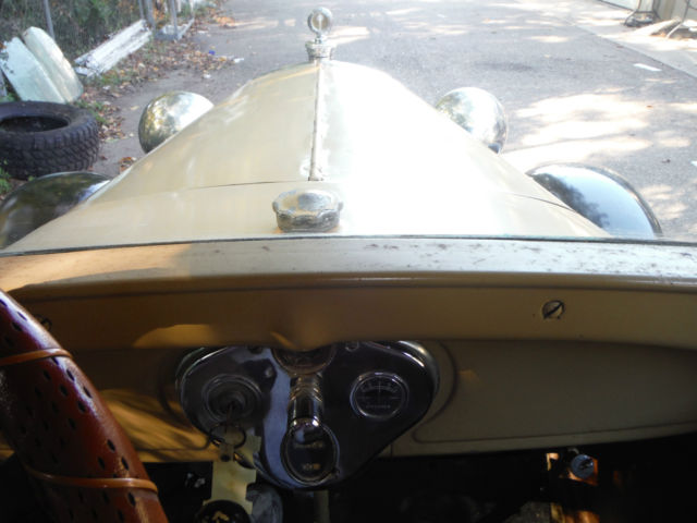 19280000 Yellow Ford Model A Coupe