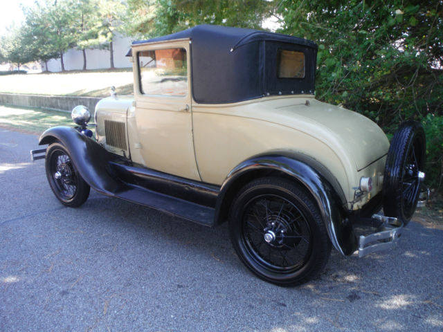 19280000 Yellow Ford Model A Coupe