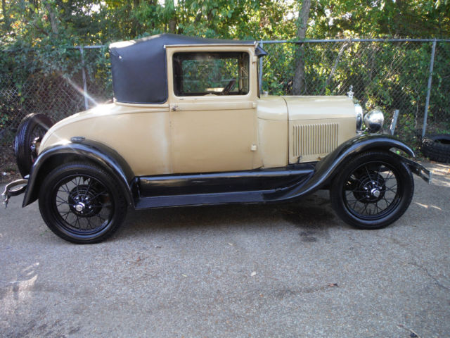 19280000 Yellow Ford Model A Coupe
