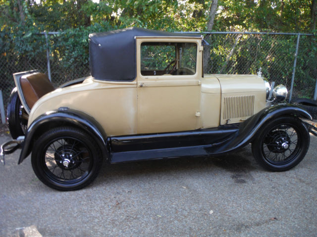 19280000 Yellow Ford Model A Coupe