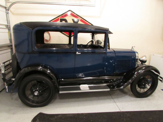 1928 blue Ford Model A Sedan