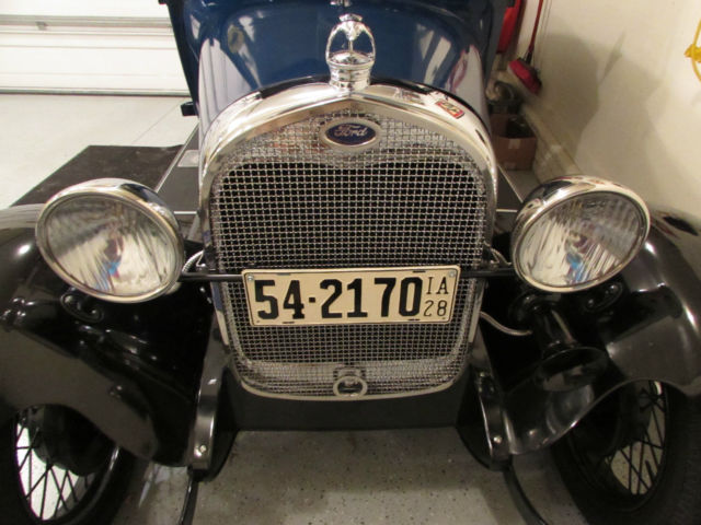 1928 blue Ford Model A Sedan