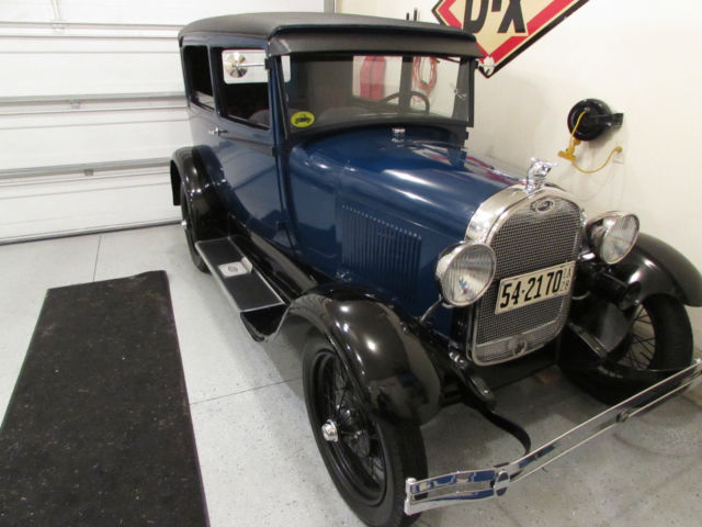 1928 blue Ford Model A Sedan