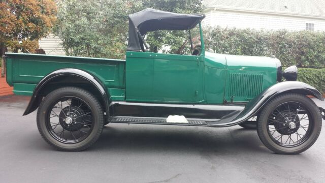 1928 Green & Black Ford Model A ford roaster truck