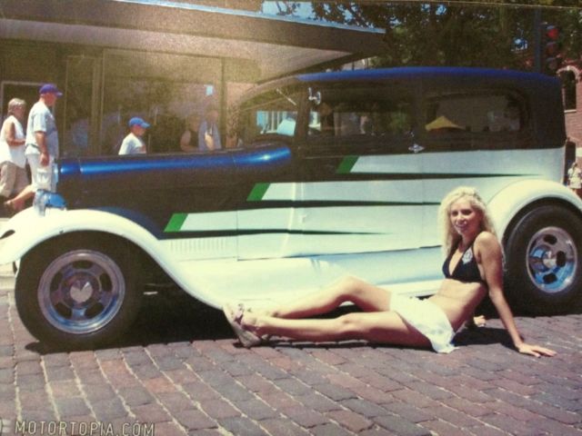 1928 bule/white Ford Model A Sedan