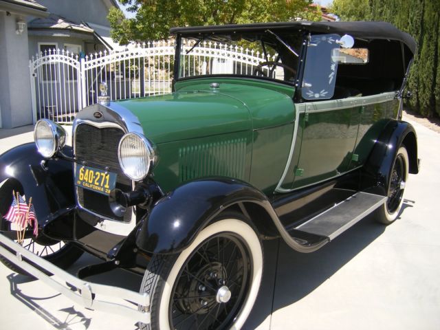 1928 Balsum Green / Black Ford Model A 4 dr