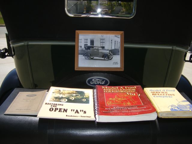 1928 Balsum Green / Black Ford Model A 4 dr