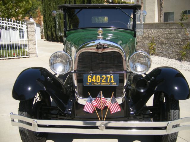 1928 Balsum Green / Black Ford Model A 4 dr