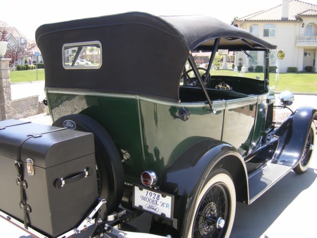 1928 Balsum Green / Black Ford Model A 4 dr