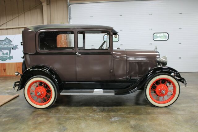 1929 Brown Ford Model T Sedan