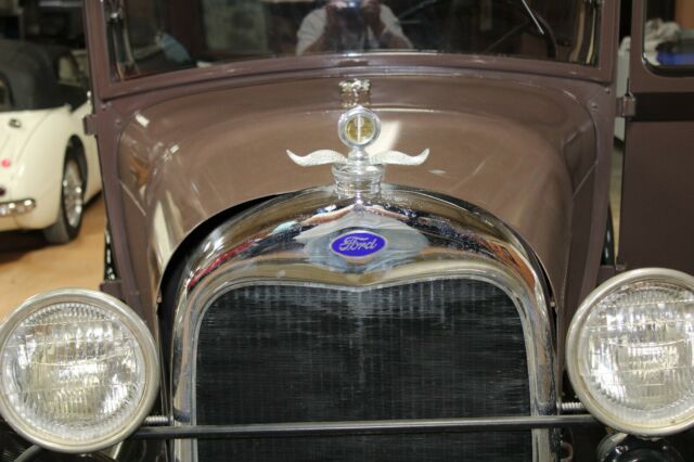 1929 Brown Ford Model T Sedan