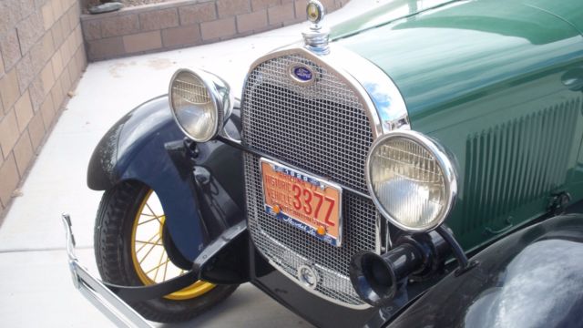1929 green-black Ford Model A Convertible