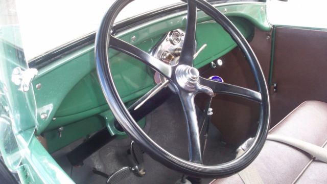 1929 green-black Ford Model A Convertible