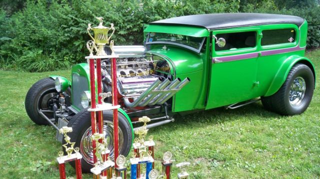 1929 snergy green / plum trim Ford Model A Sedan