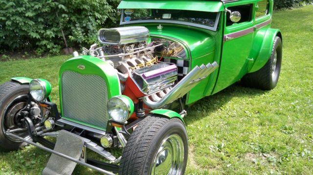 1929 snergy green / plum trim Ford Model A Sedan