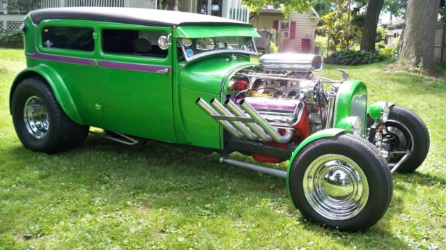 1929 snergy green / plum trim Ford Model A Sedan