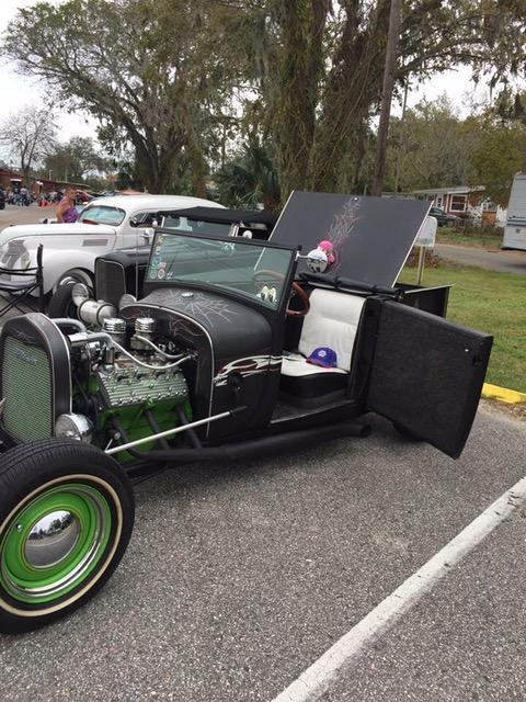 1929 black flat Ford Model T convertible