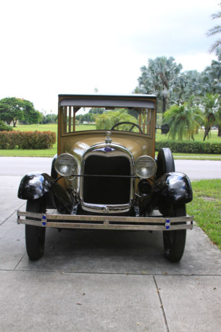 1929 TAN/BLK Ford Model A Wagon