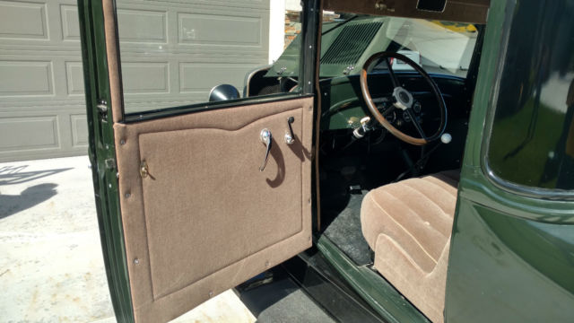 1930 green / black Chevrolet coupe Coupe