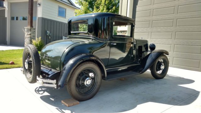 1930 green / black Chevrolet coupe Coupe