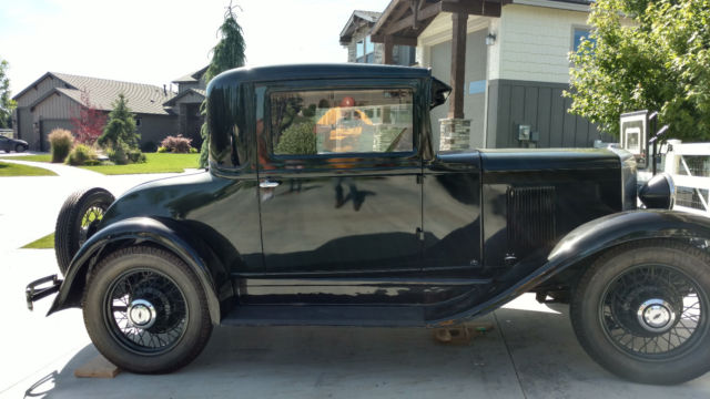 1930 green / black Chevrolet coupe Coupe
