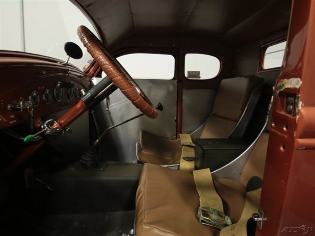 1930 Brown Ford 5-Window