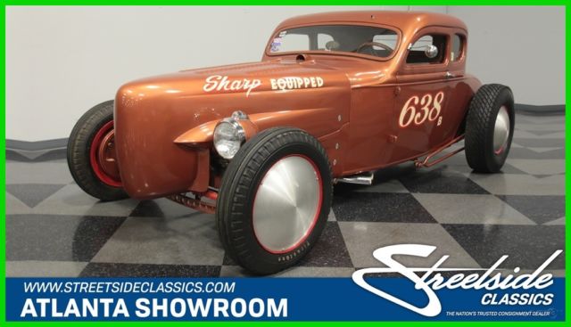 1930 Brown Ford 5-Window