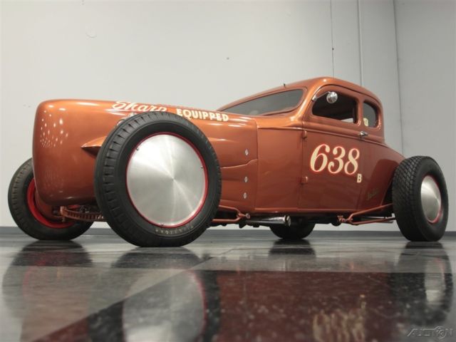 1930 Brown Ford 5-Window