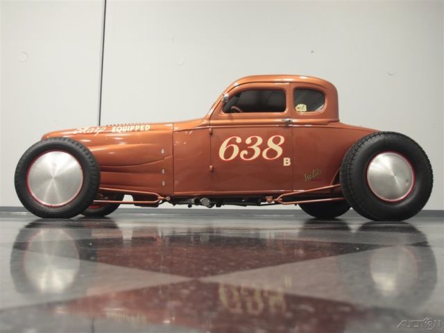 1930 Brown Ford 5-Window