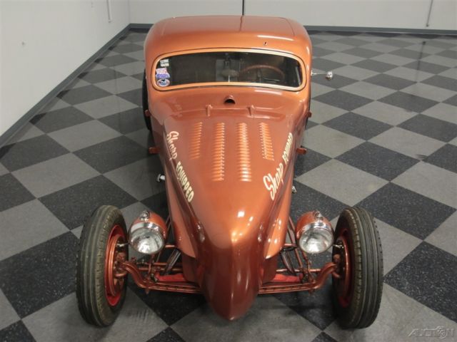 1930 Brown Ford 5-Window