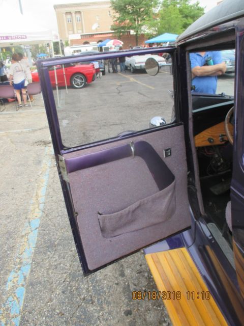 1930 purple Ford Model A 2 door