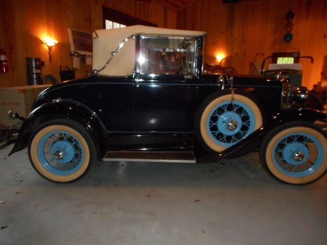 1930 Blue Ford Model A Cabriolet
