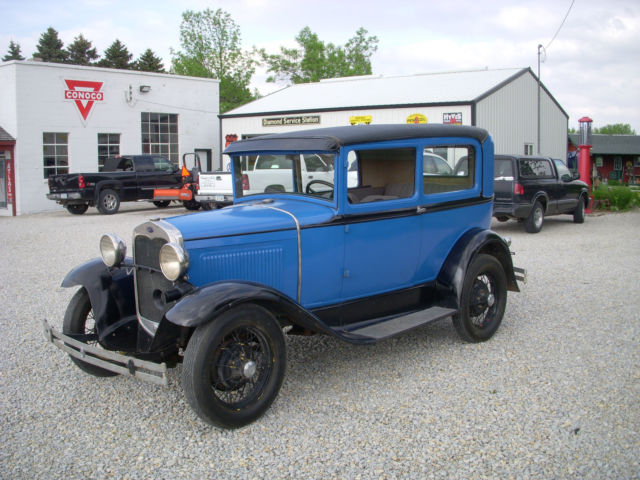 1930 BLUE BLACK Ford Model A 2DR
