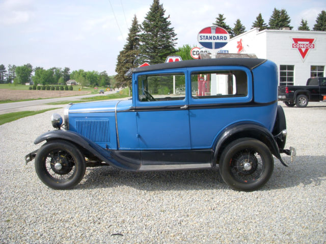 1930 BLUE BLACK Ford Model A 2DR